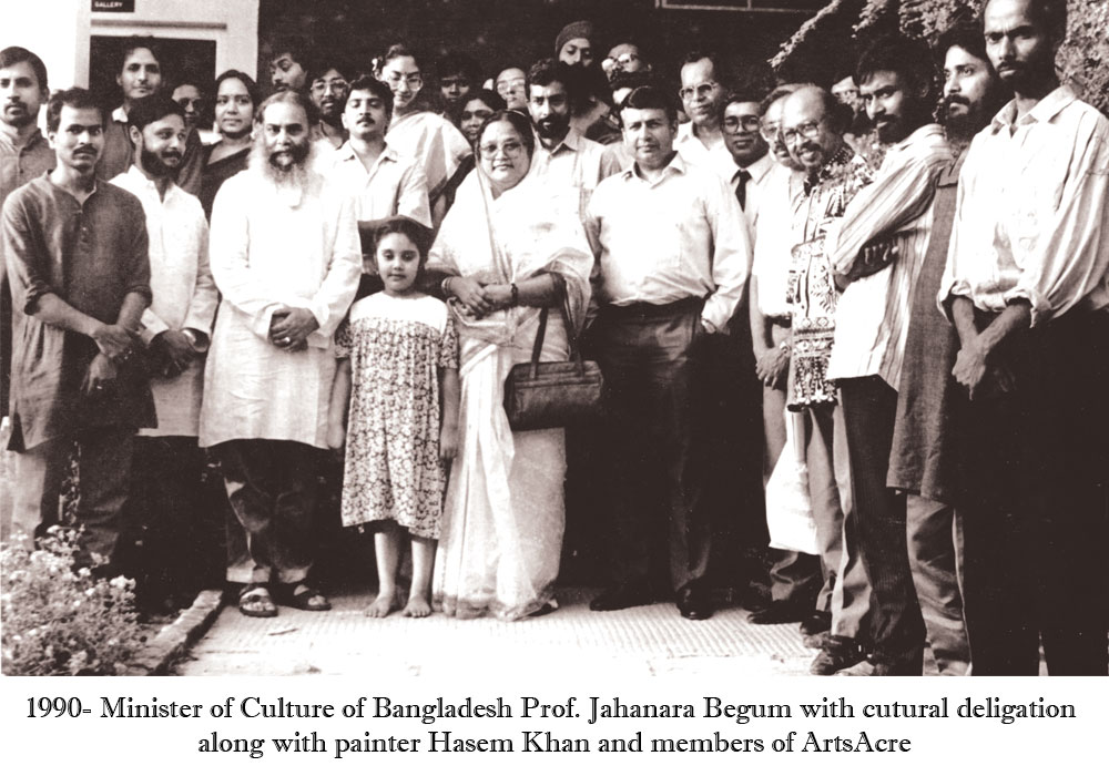 Minister of Culture of Bangladesh Prof. Jahanara Begum with cultural delegation along with painter artist Hasem Khan and Shuvaprasanna Bhattacharya along with the members and artists of Artsacre